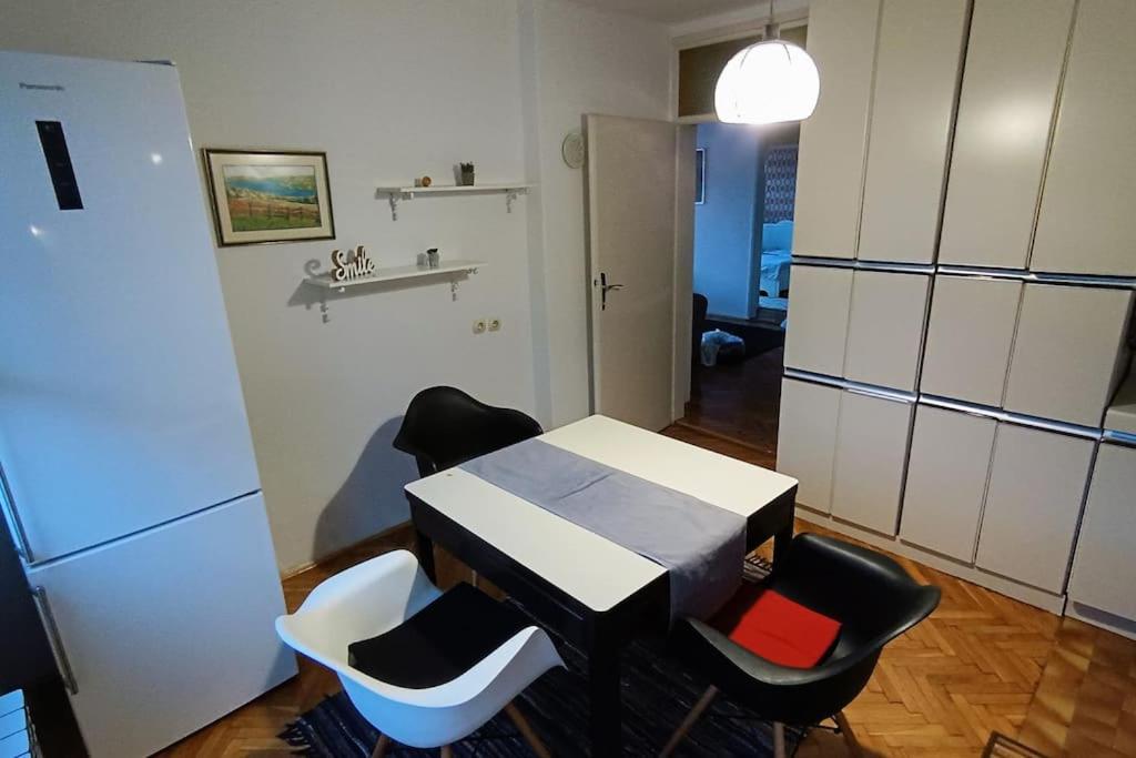 Spacious Condo Near Bascarsija - Free Parking Σαράγεβο Εξωτερικό φωτογραφία